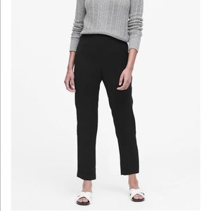 CLOSET SALE — Banana Republic Size 00P Hayden Trouser Work Pant In Black